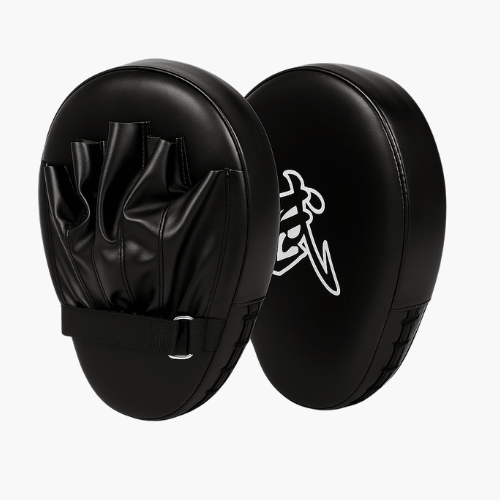 Gants de kick boxing confortables et résistants, idéaux pour la pratique du sport et l'entraînement.